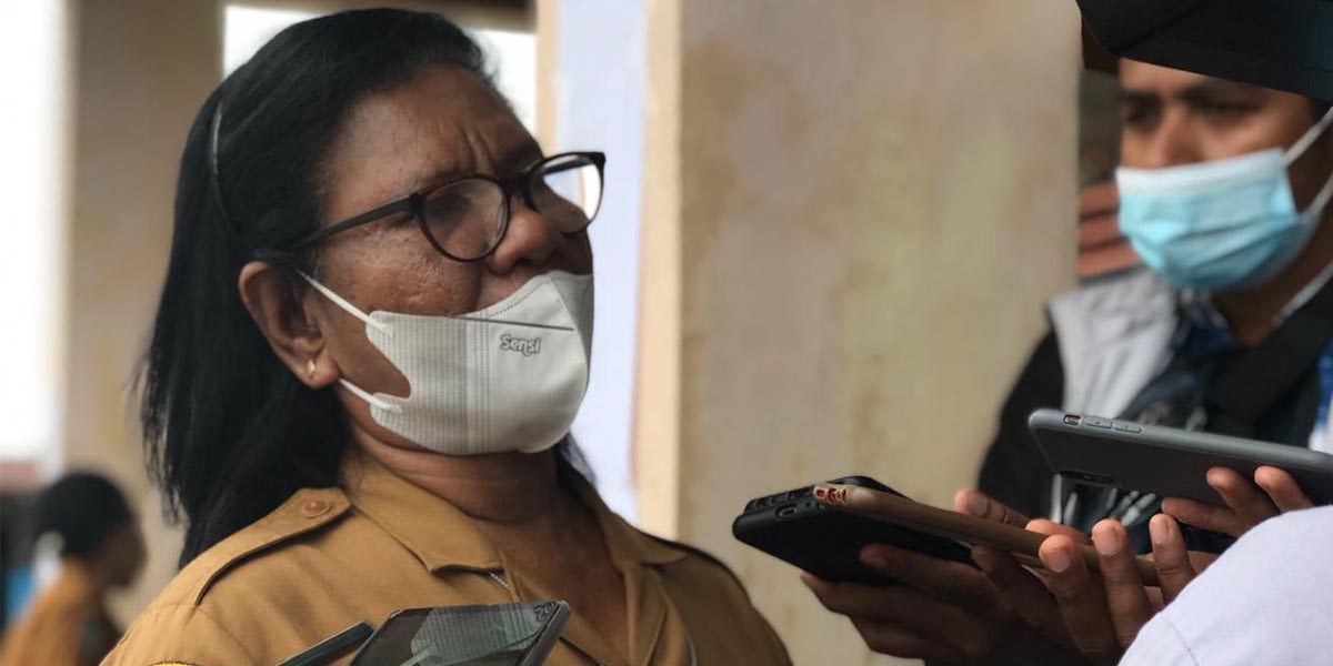 Kepala DP3P2KB Mimika, Maria Rettob. Foto: Antib Patabang/Papua60detik